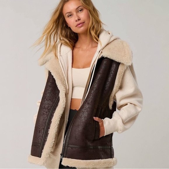 Offline by Aerie Cream & Brown Teddy Vest Jacket nwt large - Picture 2 of 11